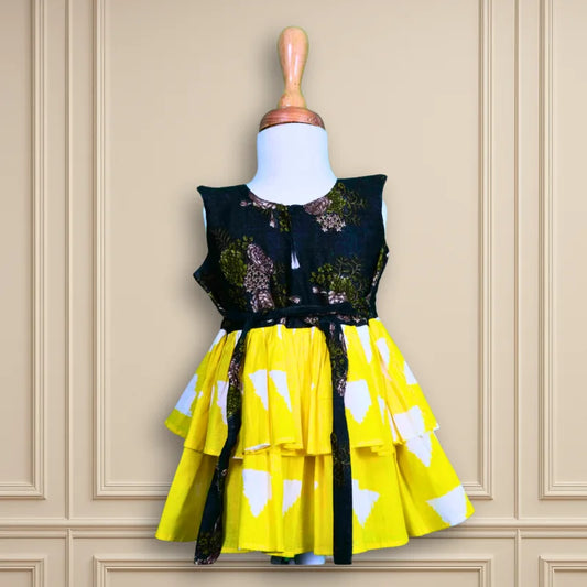 Beautiful Casual wear daily wear sleeveless two layered skirt waist